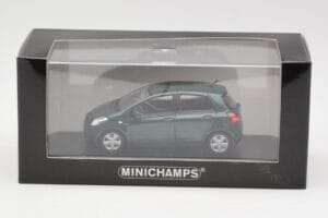 Toyota Yaris XP10 Oxford Green Minichamps 1:43 400166501 Metaal — afbeelding 4 van 4