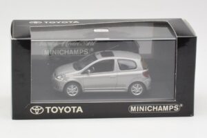Toyota Yaris XP10 TS Grijs Minichamps 1:43 TOYOTA007 Metaal — afbeelding 2 van 3