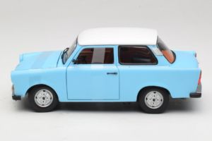Trabant 601 Deluxe Blauw Wit Sun Star 1:18 4286 Metaal — afbeelding 3 van 6