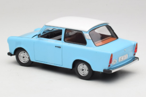 Trabant 601 Deluxe Blauw Wit Sun Star 1:18 4286 Metaal — afbeelding 5 van 6
