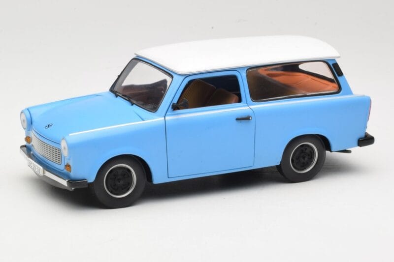Trabant 601 Stationwagen Blauw Sun Star 1:18 4272 Metaal