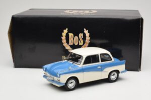 Trabant P50 Lichtblauw Crème BoS Models 1:18 BOS035 Hars — afbeelding 6 van 6