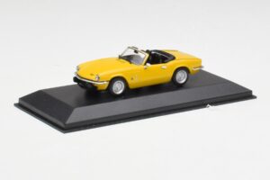 Triumph Spitfire 1500 Geel Minichamps 1:43 400132531 Metaal — afbeelding 2 van 4