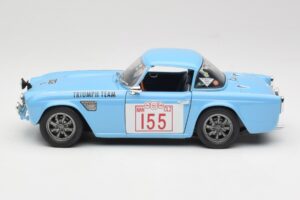 Triumph TR4 Rally Car Revell 1:18 8773 Metaal — afbeelding 4 van 8