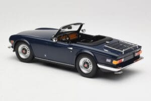 Triumph TR6 PI Donkerblauw Minichamps 1:18 155132032 Metaal — afbeelding 5 van 6