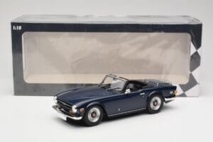 Triumph TR6 PI Donkerblauw Minichamps 1:18 155132032 Metaal — afbeelding 6 van 6