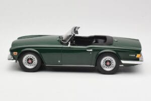 Triumph TR6 PI Donkergroen Minichamps 1:18 155132030 Metaal — afbeelding 3 van 6
