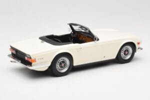Triumph TR6 PI Wit Minichamps 1:18 155132035 Metaal — afbeelding 2 van 6