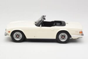 Triumph TR6 PI Wit Minichamps 1:18 155132035 Metaal — afbeelding 3 van 6