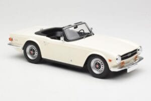 Triumph TR6 PI Wit Minichamps 1:18 155132035 Metaal — afbeelding 4 van 6