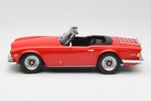 Triumph TR6 PI Rood Minichamps 1:18 155132031 Metaal — afbeelding 3 van 6
