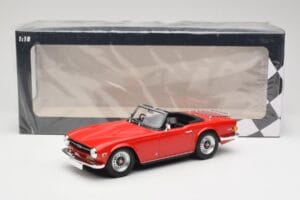 Triumph TR6 PI Rood Minichamps 1:18 155132031 Metaal — afbeelding 6 van 6
