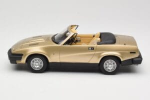 Triumph TR7 DHC Goud BoS Models 1:18 BOS221 Hars — afbeelding 3 van 6