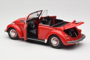 Volkswagen 1302 LS Cabriolet Rood Revell 1:18 08470 Metaal — afbeelding 5 van 8