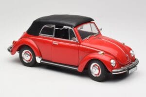 Volkswagen 1302 LS Cabriolet Rood Revell 1:18 08470 Metaal — afbeelding 6 van 8