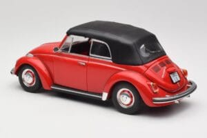Volkswagen 1302 LS Cabriolet Rood Revell 1:18 08470 Metaal — afbeelding 7 van 8