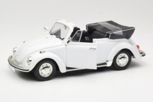 Volkswagen 1302 LS Cabriolet Wit Revell 1:18 8415 Metaal — afbeelding 2 van 8