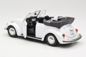 Volkswagen 1302 LS Cabriolet Wit Revell 1:18 8415 Metaal — afbeelding 5 van 8