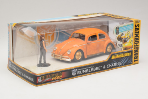 Volkswagen Beetle Bumblebee Transformers With Figure Metals Diecast 1:24 30114 Metaal — afbeelding 2 van 3