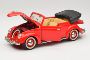 Volkswagen Beetle Cabriolet Rood Maisto 1:18 56010 Metaal — afbeelding 2 van 8