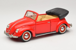 Volkswagen Beetle Cabriolet Rood Maisto 1:18 56010 Metaal