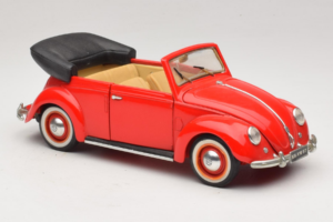 Volkswagen Beetle Cabriolet Rood Maisto 1:18 56010 Metaal — afbeelding 6 van 8