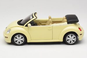 Volkswagen Beetle Cabriolet Geel Gate 1:18 VW24108 Metaal — afbeelding 4 van 8