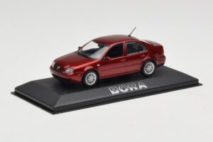 Volkswagen Bora Mk4 Red Metallic Minichamps 1:43 VW003 Metaal — afbeelding 2 van 4