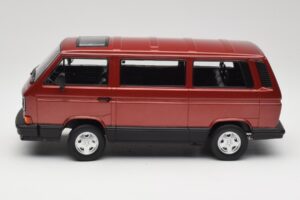 Volkswagen Bus T3 Multivan Magnum Mars Red Metallic KK-Scale 1:18 KKDC180991 Metaal — afbeelding 3 van 6