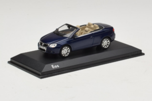 Volkswagen Eos Cabriolet Blauw Minichamps 1:43 1F0099300D5Q Metaal — afbeelding 2 van 5