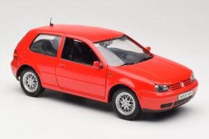 Volkswagen Golf Mk4 GTI Rood Revell 1:18 08943 Metaal — afbeelding 6 van 8