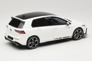 Volkswagen Golf Mk8 GTI Clubsport Pure White Otto 1:18 OT1221 Hars — afbeelding 2 van 6