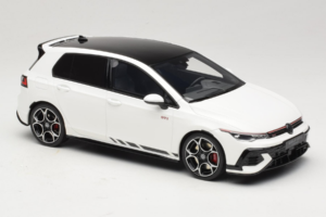 Volkswagen Golf Mk8 GTI Clubsport Pure White Otto 1:18 OT1221 Hars — afbeelding 4 van 6