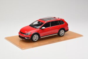 Volkswagen Golf Mk7 Alltrack Tornado Red DNA 1:18 DNA000035 Hars