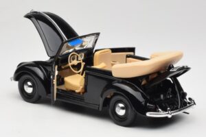 Volkswagen Kever Cabriolet Zwart Maisto 1:18 37800-M6 Metaal — afbeelding 5 van 8