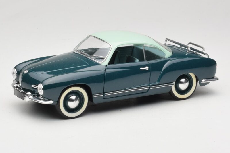 Volkswagen Karmann Ghia Blauw Solido 1:18 8061 Metaal