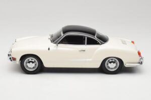 Volkswagen Karmann Ghia Crème Zwart Minichamps 1:18 155054021 Metaal — afbeelding 3 van 6