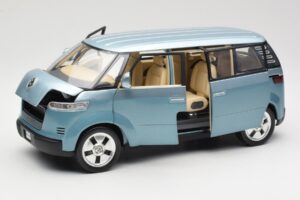Volkswagen Microbus Concept Lichtgroen Revell 1:18 08444 Metaal — afbeelding 2 van 8