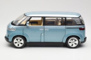 Volkswagen Microbus Concept Lichtgroen Revell 1:18 08444 Metaal — afbeelding 4 van 8