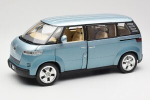 Volkswagen Microbus Concept Lichtgroen Revell 1:18 08444 Metaal