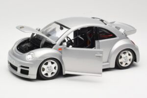 Volkswagen New Beetle RSi Zilver Bburago 1:18 3306 Metaal — afbeelding 2 van 8
