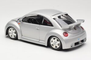 Volkswagen New Beetle RSi Zilver Bburago 1:18 3306 Metaal — afbeelding 7 van 8