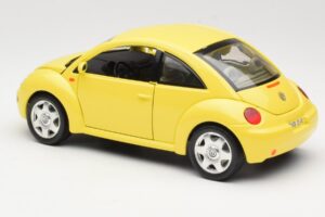 Volkswagen New Beetle Geel Bburago 1:18 BEETLE001 Metaal — afbeelding 7 van 8