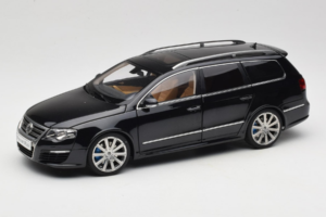 Volkswagen Passat B6 R36 Variant Zwart NZG 1:18 KF044-4A Metaal