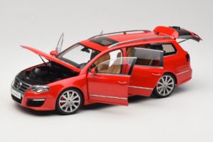 Volkswagen Passat B6 R36 Variant Rood NZG 1:18 KF044-5 Metaal — afbeelding 2 van 8