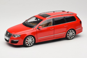 Volkswagen Passat B6 R36 Variant Rood NZG 1:18 KF044-5 Metaal
