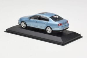 Volkswagen Passat B6 Blue Metallic Minichamps 1:43 PASSAT002 Metaal — afbeelding 3 van 4