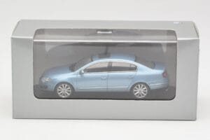Volkswagen Passat B6 Blue Metallic Minichamps 1:43 PASSAT002 Metaal — afbeelding 4 van 4