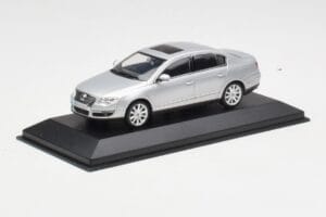 Volkswagen Passat B6 Zilver Minichamps 1:43 PASSAT003 Metaal — afbeelding 2 van 4