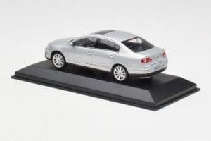 Volkswagen Passat B6 Zilver Minichamps 1:43 PASSAT003 Metaal — afbeelding 3 van 4